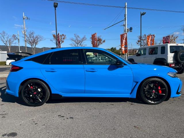 シビック タイプＲ　ワンオーナー／禁煙車／バックカメラ／ホンダセンシング／ホンダコネクトディスプレイ／デジタルグラフィックメーター／ＥＴＣ２．０車載器／フルセグＴＶ／ＬＥＤヘッドライト／クルーズコントロール／ＢＳＭ（12枚目）