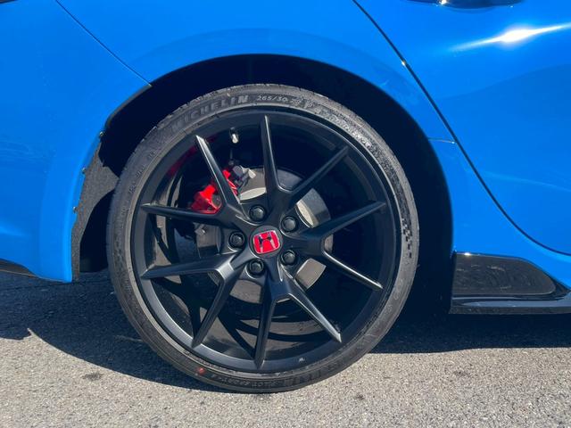 シビック タイプＲ　ワンオーナー／禁煙車／バックカメラ／ホンダセンシング／ホンダコネクトディスプレイ／デジタルグラフィックメーター／ＥＴＣ２．０車載器／フルセグＴＶ／ＬＥＤヘッドライト／クルーズコントロール／ＢＳＭ（14枚目）