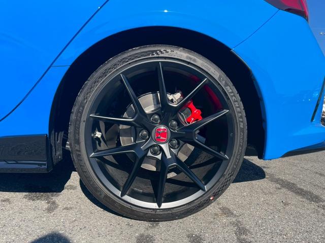 シビック タイプＲ　ワンオーナー／禁煙車／バックカメラ／ホンダセンシング／ホンダコネクトディスプレイ／デジタルグラフィックメーター／ＥＴＣ２．０車載器／フルセグＴＶ／ＬＥＤヘッドライト／クルーズコントロール／ＢＳＭ（15枚目）