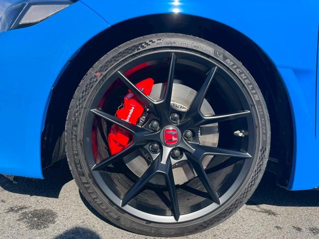 シビック タイプＲ　ワンオーナー／禁煙車／バックカメラ／ホンダセンシング／ホンダコネクトディスプレイ／デジタルグラフィックメーター／ＥＴＣ２．０車載器／フルセグＴＶ／ＬＥＤヘッドライト／クルーズコントロール／ＢＳＭ（16枚目）