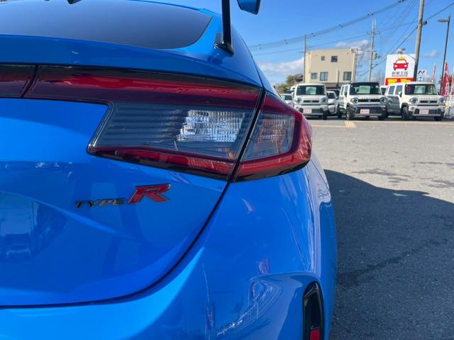 シビック タイプＲ　ワンオーナー／禁煙車／バックカメラ／ホンダセンシング／ホンダコネクトディスプレイ／デジタルグラフィックメーター／ＥＴＣ２．０車載器／フルセグＴＶ／ＬＥＤヘッドライト／クルーズコントロール／ＢＳＭ（19枚目）