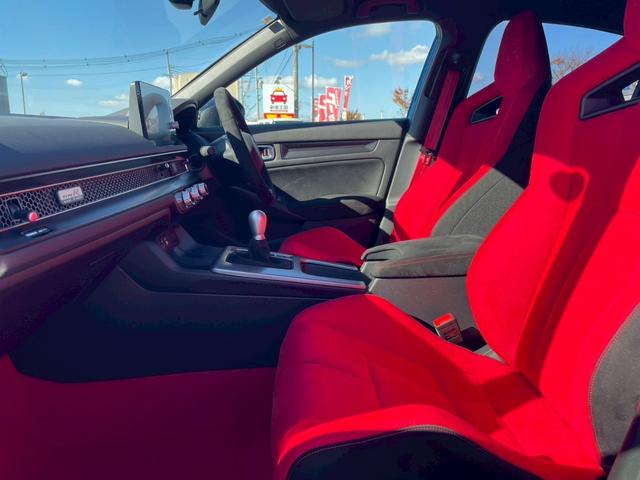 シビック タイプＲ　ワンオーナー／禁煙車／バックカメラ／ホンダセンシング／ホンダコネクトディスプレイ／デジタルグラフィックメーター／ＥＴＣ２．０車載器／フルセグＴＶ／ＬＥＤヘッドライト／クルーズコントロール／ＢＳＭ（49枚目）