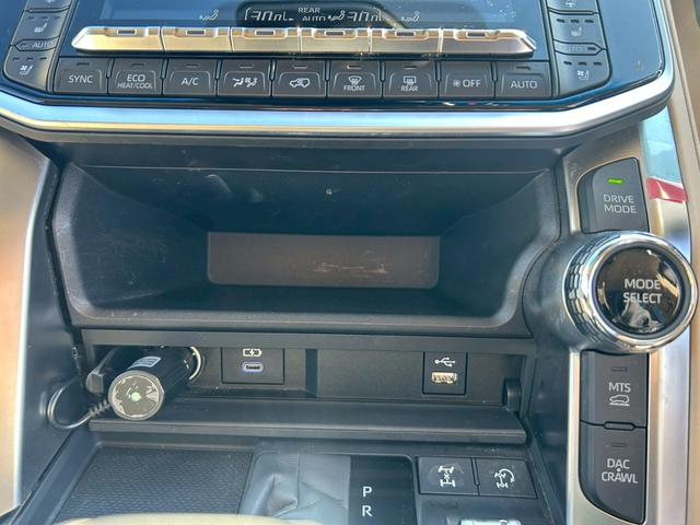 ランドクルーザー VX ワンオーナー/車両品質評価書/サンルーフ/ルーフレール/空気圧センサー/寒冷地仕様/ディスプレイオーディオ/内装ベージュ/ブラインドスポットモニター/パノラミックビューモニター/ステアリングヒーター(35枚目)