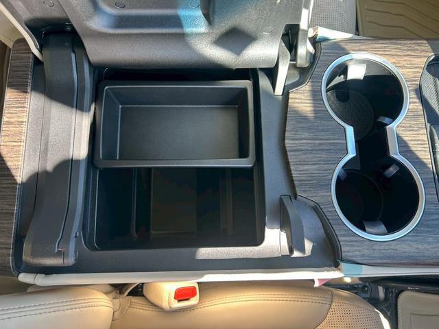 ランドクルーザー VX ワンオーナー/車両品質評価書/サンルーフ/ルーフレール/空気圧センサー/寒冷地仕様/ディスプレイオーディオ/内装ベージュ/ブラインドスポットモニター/パノラミックビューモニター/ステアリングヒーター(37枚目)