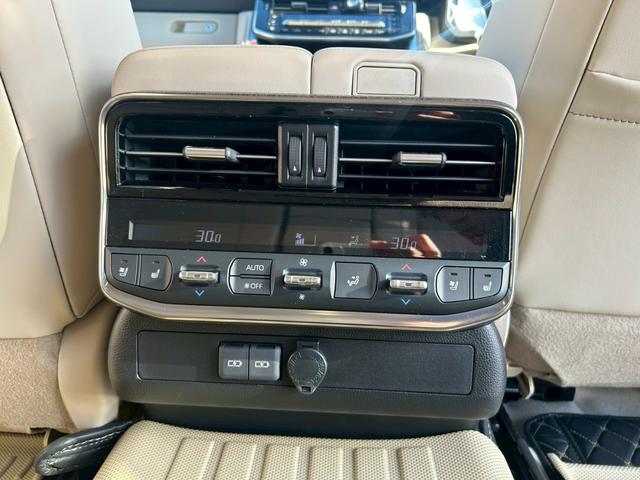 ランドクルーザー VX ワンオーナー/車両品質評価書/サンルーフ/ルーフレール/空気圧センサー/寒冷地仕様/ディスプレイオーディオ/内装ベージュ/ブラインドスポットモニター/パノラミックビューモニター/ステアリングヒーター(44枚目)