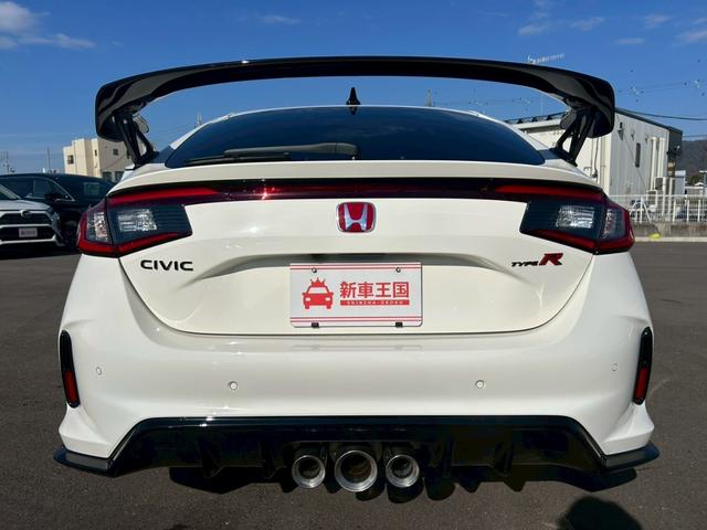 シビック タイプＲ　届出済使用車／バックカメラ／ホンダセンシング／ホンダコネクトディスプレイ／デジタルグラフィックメーター／ＥＴＣ２．０／フルセグＴＶ／ＬＥＤヘッドライト／クルーズコントロール／ブラインドスポットモニター（9枚目）