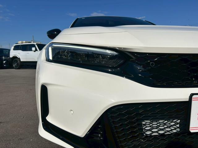 シビック タイプＲ　届出済使用車／バックカメラ／ホンダセンシング／ホンダコネクトディスプレイ／デジタルグラフィックメーター／ＥＴＣ２．０／フルセグＴＶ／ＬＥＤヘッドライト／クルーズコントロール／ブラインドスポットモニター（12枚目）