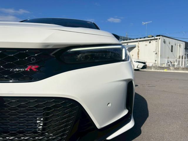 シビック タイプＲ　届出済使用車／バックカメラ／ホンダセンシング／ホンダコネクトディスプレイ／デジタルグラフィックメーター／ＥＴＣ２．０／フルセグＴＶ／ＬＥＤヘッドライト／クルーズコントロール／ブラインドスポットモニター（13枚目）