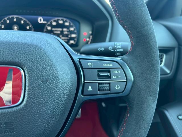 シビック タイプＲ　届出済使用車／バックカメラ／ホンダセンシング／ホンダコネクトディスプレイ／デジタルグラフィックメーター／ＥＴＣ２．０／フルセグＴＶ／ＬＥＤヘッドライト／クルーズコントロール／ブラインドスポットモニター（18枚目）