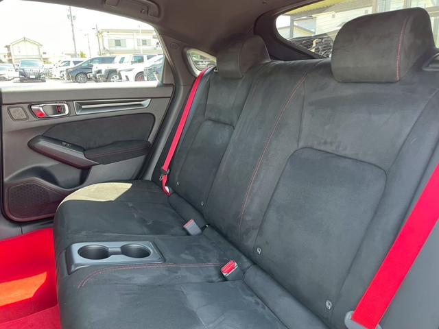 シビック タイプＲ　届出済使用車／バックカメラ／ホンダセンシング／ホンダコネクトディスプレイ／デジタルグラフィックメーター／ＥＴＣ２．０／フルセグＴＶ／ＬＥＤヘッドライト／クルーズコントロール／ブラインドスポットモニター（39枚目）