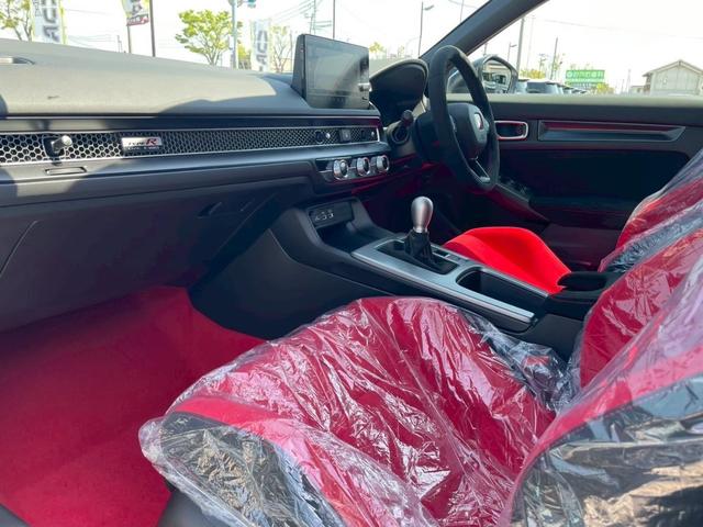シビック タイプＲ　届出済使用車／バックカメラ／ホンダセンシング／ホンダコネクトディスプレイ／デジタルグラフィックメーター／ＥＴＣ２．０／フルセグＴＶ／ＬＥＤヘッドライト／クルーズコントロール／ブラインドスポットモニター（40枚目）