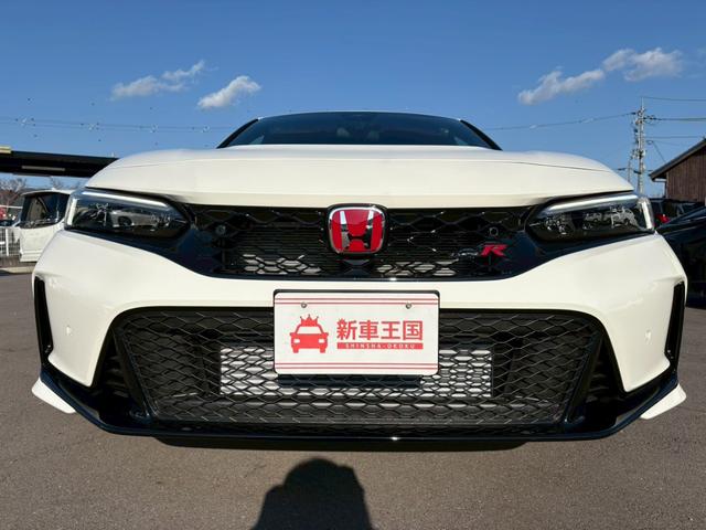 シビック タイプR 登録済未使用車/バックカメラ/ホンダセンシング/ホンダコネクトディスプレイ/デジタルグラフィックメーター/ETC2.0車載器/フルセグTV/LEDヘッドライト/クルーズコントロール(8枚目)