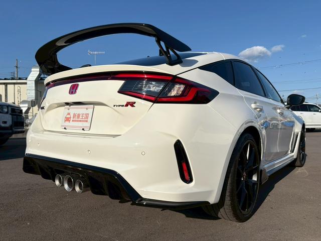 シビック タイプR 登録済未使用車/バックカメラ/ホンダセンシング/ホンダコネクトディスプレイ/デジタルグラフィックメーター/ETC2.0車載器/フルセグTV/LEDヘッドライト/クルーズコントロール(10枚目)