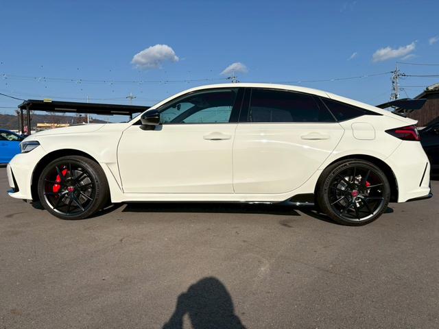 シビック タイプR 登録済未使用車/バックカメラ/ホンダセンシング/ホンダコネクトディスプレイ/デジタルグラフィックメーター/ETC2.0車載器/フルセグTV/LEDヘッドライト/クルーズコントロール(13枚目)