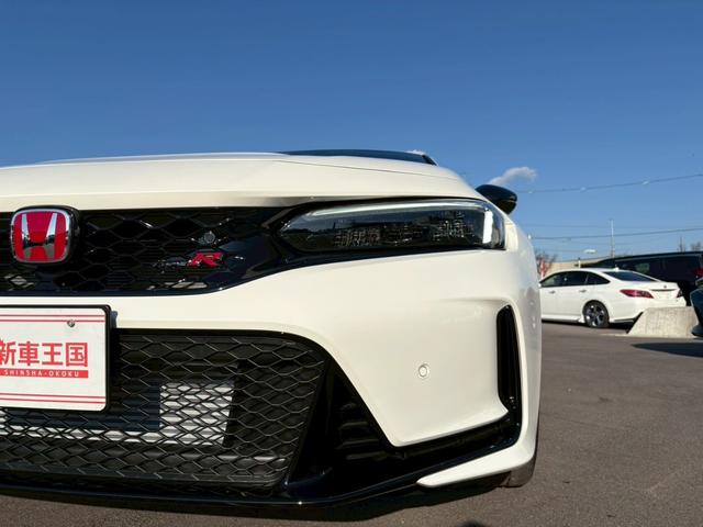 シビック タイプR 登録済未使用車/バックカメラ/ホンダセンシング/ホンダコネクトディスプレイ/デジタルグラフィックメーター/ETC2.0車載器/フルセグTV/LEDヘッドライト/クルーズコントロール(16枚目)