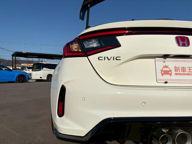 シビック タイプR 登録済未使用車/バックカメラ/ホンダセンシング/ホンダコネクトディスプレイ/デジタルグラフィックメーター/ETC2.0車載器/フルセグTV/LEDヘッドライト/クルーズコントロール(17枚目)