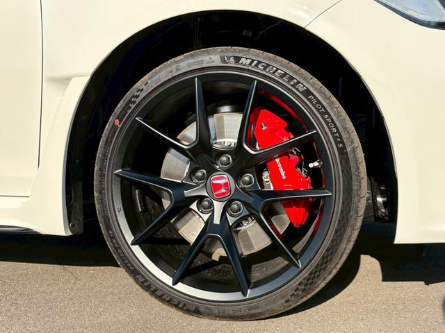 シビック タイプR 登録済未使用車/バックカメラ/ホンダセンシング/ホンダコネクトディスプレイ/デジタルグラフィックメーター/ETC2.0車載器/フルセグTV/LEDヘッドライト/クルーズコントロール(19枚目)