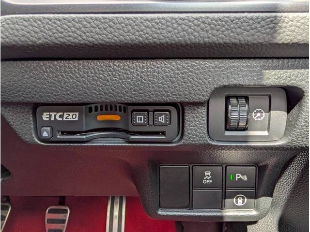 シビック タイプR 登録済未使用車/バックカメラ/ホンダセンシング/ホンダコネクトディスプレイ/デジタルグラフィックメーター/ETC2.0車載器/フルセグTV/LEDヘッドライト/クルーズコントロール(28枚目)