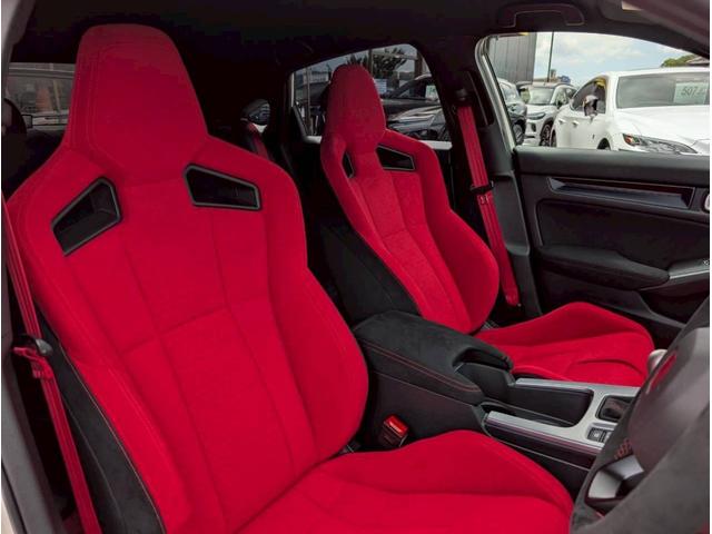 シビック タイプR 登録済未使用車/バックカメラ/ホンダセンシング/ホンダコネクトディスプレイ/デジタルグラフィックメーター/ETC2.0車載器/フルセグTV/LEDヘッドライト/クルーズコントロール(45枚目)