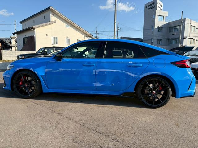 シビック タイプR 届出済使用車/バックカメラ/ホンダセンシング/ホンダコネクトディスプレイ/デジタルグラフィックメーター/ETC2.0/フルセグTV/LEDヘッドライト/クルーズコントロール/ブラインドスポットモニター(11枚目)