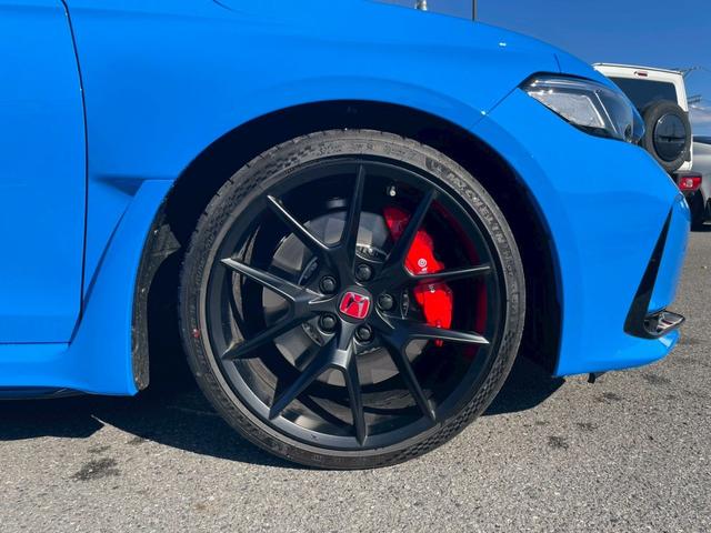 シビック タイプR 届出済使用車/バックカメラ/ホンダセンシング/ホンダコネクトディスプレイ/デジタルグラフィックメーター/ETC2.0/フルセグTV/LEDヘッドライト/クルーズコントロール/ブラインドスポットモニター(12枚目)