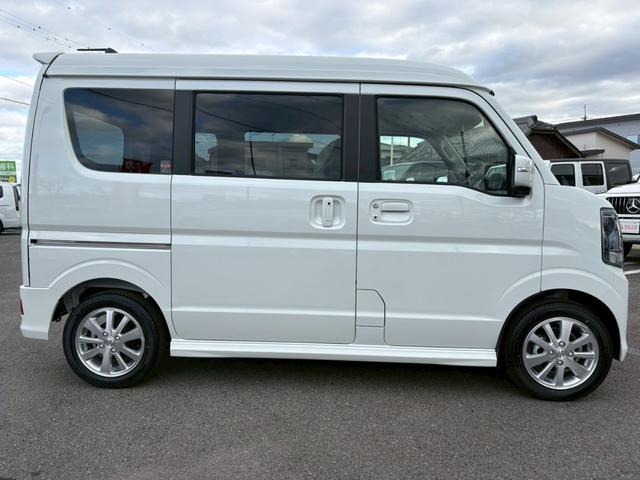 エブリイワゴン PZターボスペシャル ハイルーフ/登録済未使用車/LEDヘッドライト/両側パワースライドドア/フロントフォグランプ/コーナーセンサー/車線逸脱警報システム/横滑防止システム/パワーウィンドー/電動格納ミラー/シートヒーター(7枚目)