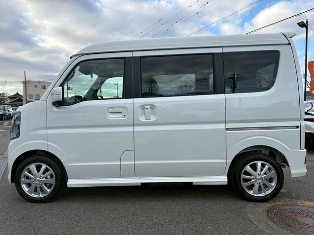 エブリイワゴン PZターボスペシャル ハイルーフ/登録済未使用車/LEDヘッドライト/両側パワースライドドア/フロントフォグランプ/コーナーセンサー/車線逸脱警報システム/横滑防止システム/パワーウィンドー/電動格納ミラー/シートヒーター(11枚目)