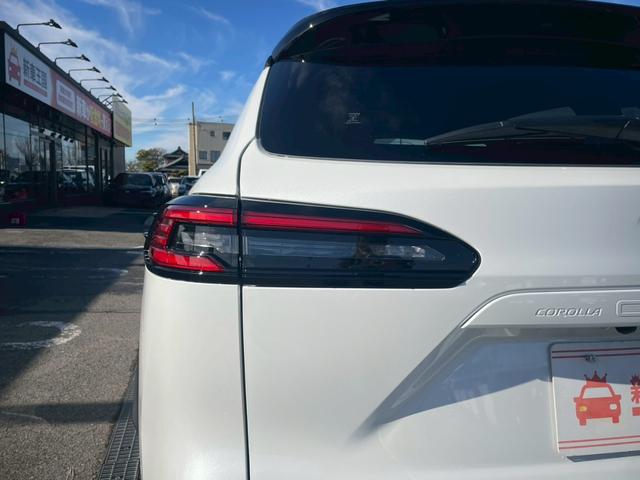 カローラクロス ＧＲスポーツ　登録済未使用車／パノラマルーフ／パノラミックビューモニター／ハンズフリーパワーバックドア／ＡＣ１００Ｖ電源／シートヒーター／シグナロードシステム／フルセグＴＶ／ウインドシールドデアイサー／車両評価書付（21枚目）