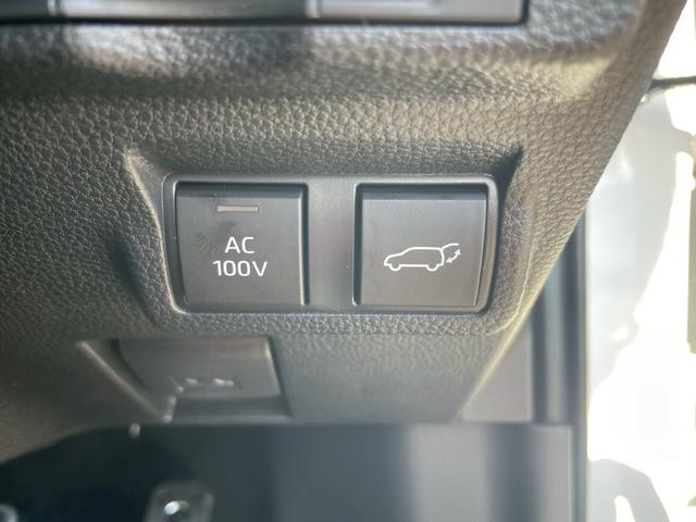 カローラクロス ＧＲスポーツ　登録済未使用車／パノラマルーフ／パノラミックビューモニター／ハンズフリーパワーバックドア／ＡＣ１００Ｖ電源／シートヒーター／シグナロードシステム／フルセグＴＶ／ウインドシールドデアイサー／車両評価書付（32枚目）