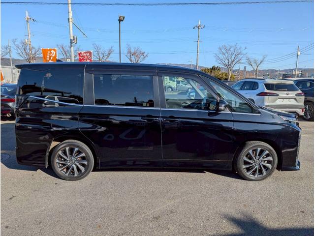 ヴォクシー ハイブリッドＳ－Ｚ　１０．５インチディスプレイオーディオ／トヨタチームメイト／ＣＤ・ＤＶＤデッキ／快適利便パッケージ／アドバンストドライブ／セーフティセンス／ＢＳＭ／ＡＣ１００Ｖ（12枚目）