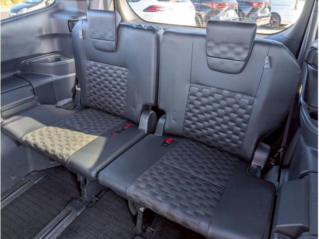 ヴォクシー ハイブリッドＳ－Ｚ　１０．５インチディスプレイオーディオ／トヨタチームメイト／ＣＤ・ＤＶＤデッキ／快適利便パッケージ／アドバンストドライブ／セーフティセンス／ＢＳＭ／ＡＣ１００Ｖ（48枚目）