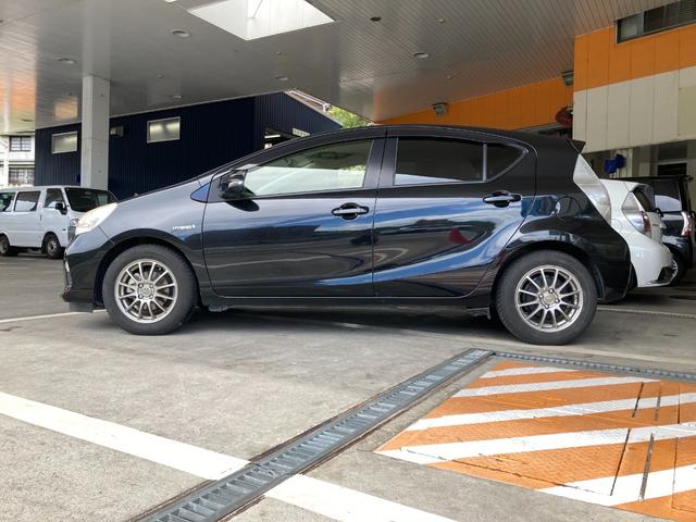 アクア Ｓ　禁煙車　ＥＴＣ　レーダー　スマートキー　シートヒーター　運転席助手席エアバック　走行距離７７４４７ｋｍ（4枚目）
