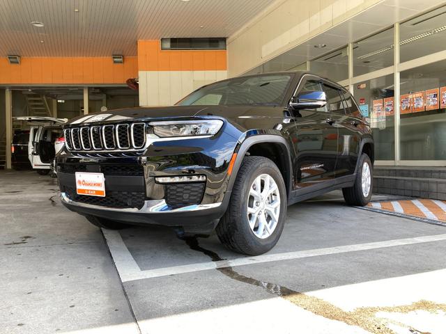 ジープ・グランドチェロキー リミテッド　禁煙車　前後ドラレコ　ＥＴＣ　シートヒーター　フロントサイドバックカメラ　運転席助手席サイドカーテンエアバック　スマートキー　電動シート　電動リアゲード（3枚目）