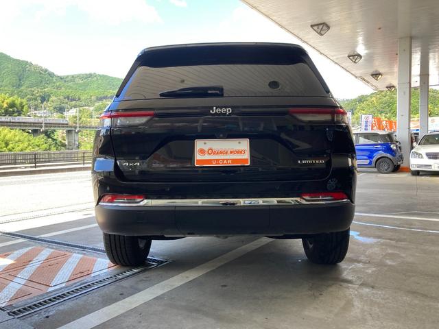 ジープ・グランドチェロキー リミテッド　禁煙車　前後ドラレコ　ＥＴＣ　シートヒーター　フロントサイドバックカメラ　運転席助手席サイドカーテンエアバック　スマートキー　電動シート　電動リアゲード（6枚目）