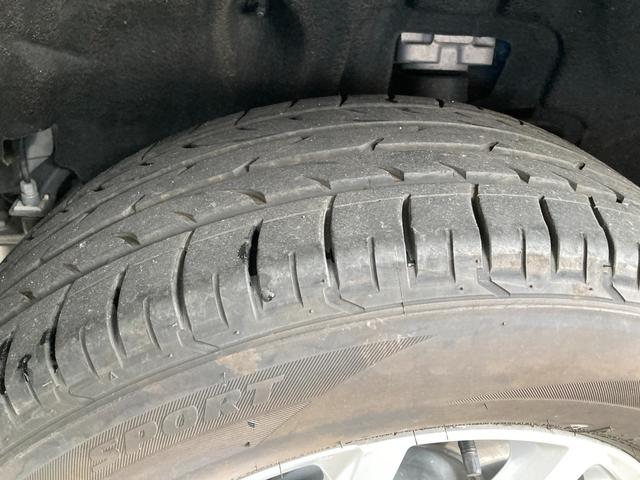 ジープ・グランドチェロキー リミテッド　禁煙車　前後ドラレコ　ＥＴＣ　シートヒーター　フロントサイドバックカメラ　運転席助手席サイドカーテンエアバック　スマートキー　電動シート　電動リアゲード（19枚目）