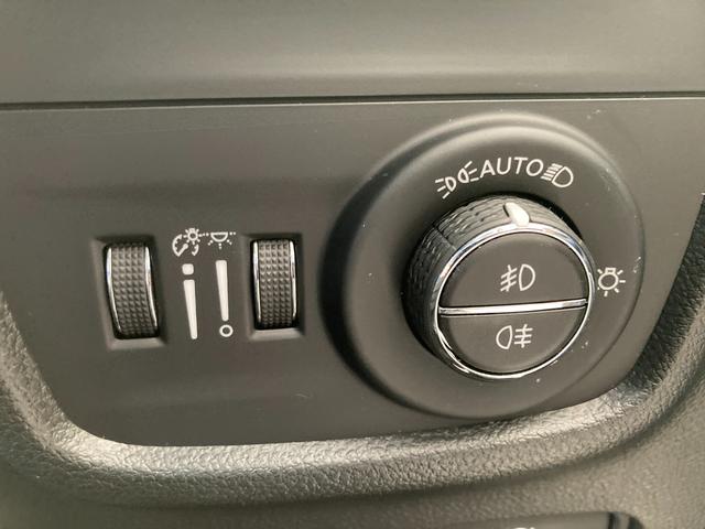 ジープ・グランドチェロキー リミテッド　禁煙車　前後ドラレコ　ＥＴＣ　シートヒーター　フロントサイドバックカメラ　運転席助手席サイドカーテンエアバック　スマートキー　電動シート　電動リアゲード（43枚目）