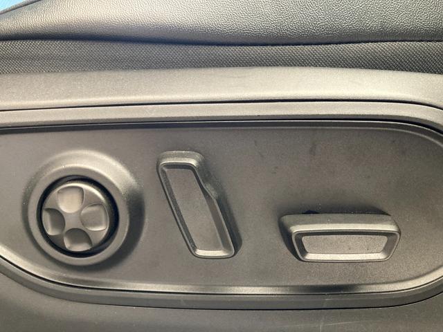 ジープ・グランドチェロキー リミテッド　禁煙車　前後ドラレコ　ＥＴＣ　シートヒーター　フロントサイドバックカメラ　運転席助手席サイドカーテンエアバック　スマートキー　電動シート　電動リアゲード（45枚目）
