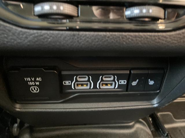 ジープ・グランドチェロキー リミテッド　禁煙車　前後ドラレコ　ＥＴＣ　シートヒーター　フロントサイドバックカメラ　運転席助手席サイドカーテンエアバック　スマートキー　電動シート　電動リアゲード（47枚目）