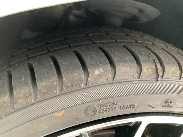 プリウス Ｓセーフティプラス　禁煙車　ＥＴＣ　ドラレコ　モデリスタエアロ　バックカメラ　運転席助手席サイドカーテンエアバック　スマートキー　修復歴なし　走行距離９６４６２ｋｍ（16枚目）