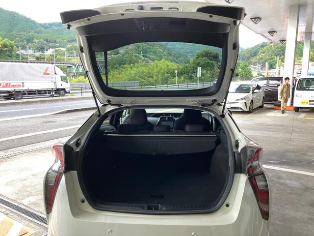 プリウス Ｓセーフティプラス　禁煙車　ＥＴＣ　ドラレコ　モデリスタエアロ　バックカメラ　運転席助手席サイドカーテンエアバック　スマートキー　修復歴なし　走行距離９６４６２ｋｍ（27枚目）