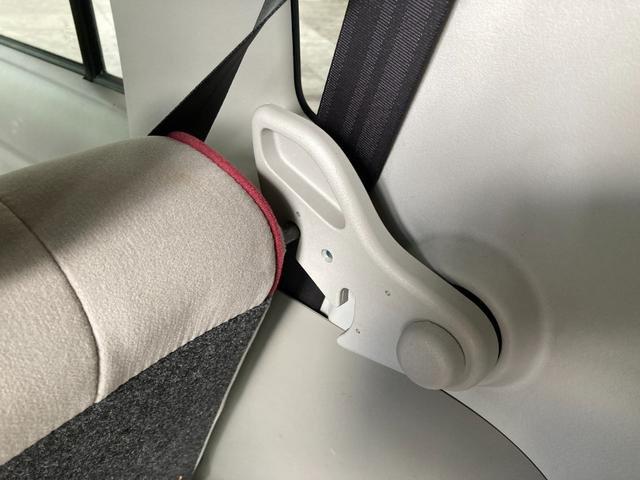 ムーヴコンテ Ｌ　リミテッド　禁煙車　運転席助手席エアバック　電動シート　ベンチシート　パワステ　衝突安全ボディ　盗難防止システム　走行距離３．３万ｋｍ（31枚目）