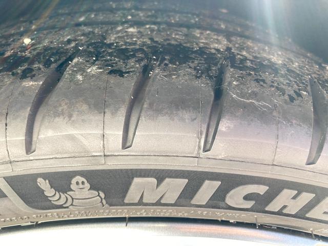 日本 禁煙車 運転席助手席エアバック 電動シート パワステ スマートキー 盗難防止装置 クルーズコントロール ABS 電動リアゲート(26枚目)