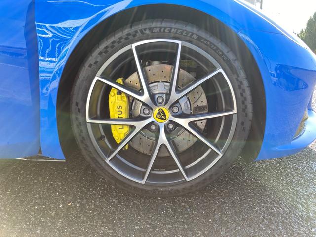 日本 禁煙車 運転席助手席エアバック 電動シート パワステ スマートキー 盗難防止装置 クルーズコントロール ABS 電動リアゲート(27枚目)