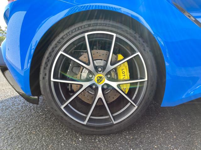 日本 禁煙車 運転席助手席エアバック 電動シート パワステ スマートキー 盗難防止装置 クルーズコントロール ABS 電動リアゲート(29枚目)