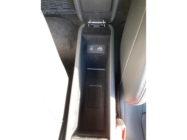 日本 禁煙車 運転席助手席エアバック 電動シート パワステ スマートキー 盗難防止装置 クルーズコントロール ABS 電動リアゲート(41枚目)