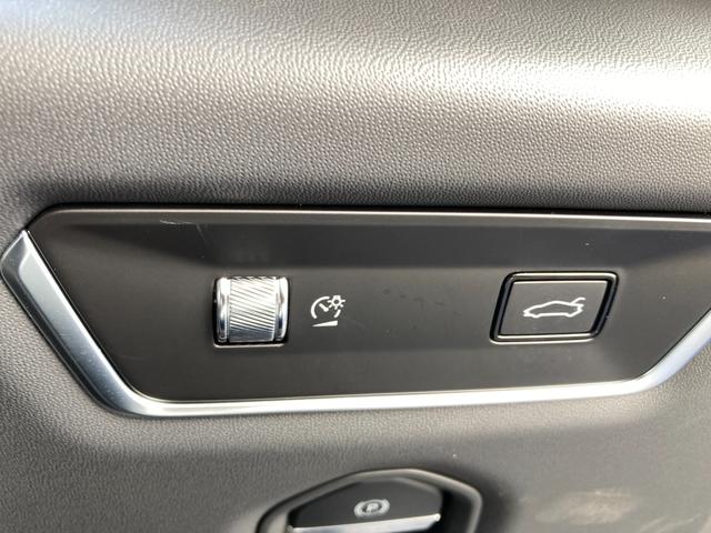 日本 禁煙車 運転席助手席エアバック 電動シート パワステ スマートキー 盗難防止装置 クルーズコントロール ABS 電動リアゲート(49枚目)