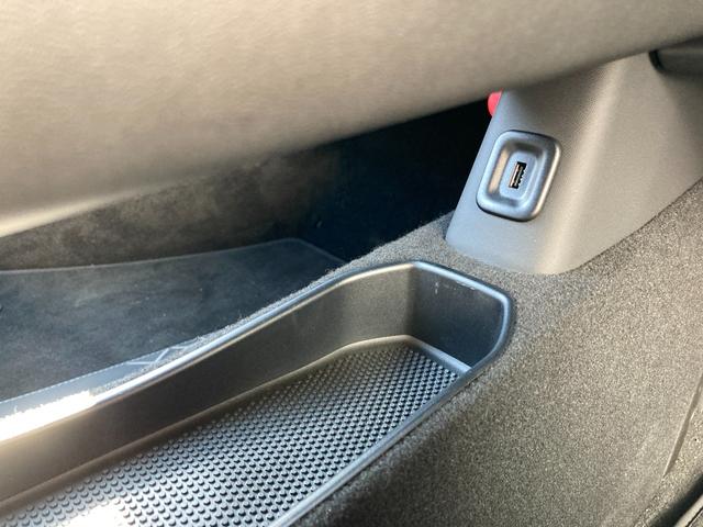 日本 禁煙車 運転席助手席エアバック 電動シート パワステ スマートキー 盗難防止装置 クルーズコントロール ABS 電動リアゲート(54枚目)