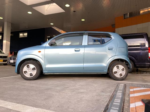 アルト Ｌ　禁煙車　運転席助手席エアバック　シートヒーター　盗難防止装置　衝突安全ボディ　ＡＢＳ　ＥＳＣ　アイドリングストップ　ＣＤ　横滑り防止装置（4枚目）