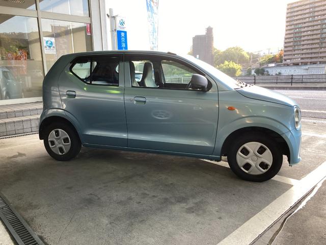 アルト Ｌ　禁煙車　運転席助手席エアバック　シートヒーター　盗難防止装置　衝突安全ボディ　ＡＢＳ　ＥＳＣ　アイドリングストップ　ＣＤ　横滑り防止装置（8枚目）