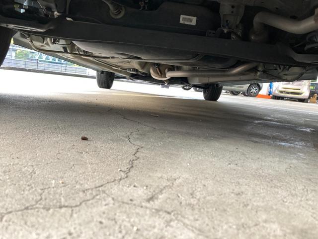 アルト Ｌ　禁煙車　運転席助手席エアバック　シートヒーター　盗難防止装置　衝突安全ボディ　ＡＢＳ　ＥＳＣ　アイドリングストップ　ＣＤ　横滑り防止装置（11枚目）